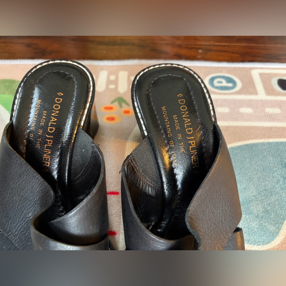 Donald J. Pliner Black VIKY heeled crossover strap sandal women’s - Picture 2 of 9